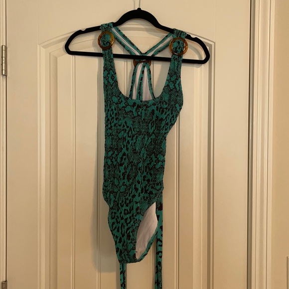 **Brand New** Missguided swim suit - Picture 2 of 6